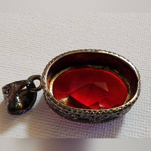 Vintage .925 S.S. Large Blood Red Crystal Pendant - Picture 4 of 4